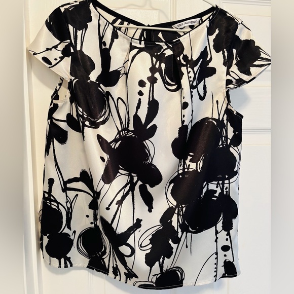 Marks & Spencer AUTOGRAPH Black and White Abstract Blouse. Size 4. EUC - Picture 5 of 7